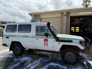 Toyota  Landcruiser White - Photo 3