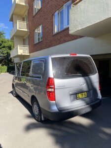 2017 Hyundai iLoad Silver - Photo 3