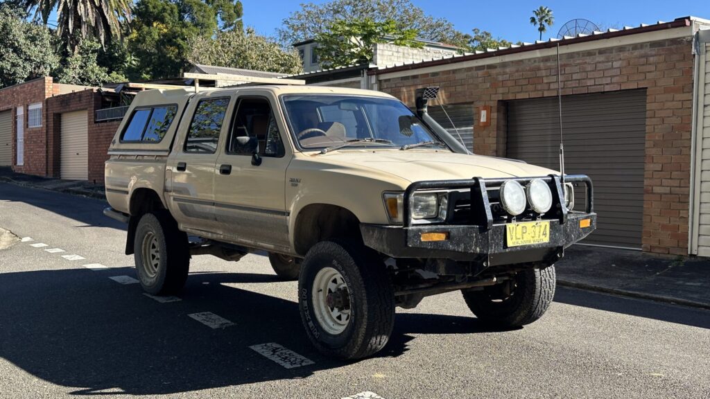 1989 Toyota Hilux Beige