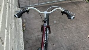 #4. Handlebars and Saddle top down