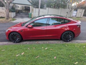 2023 Tesla Model 3 Red - Photo 4