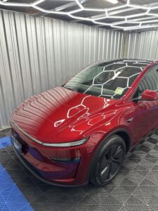 2025 Tesla Model Y Red - Photo 3