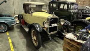 1923 Oldsmobile 2 door Cream - Photo 2