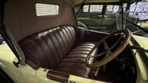 1923 Oldsmobile 2 door Cream - Photo 6