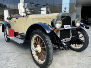 1923 Oldsmobile 2 door Cream - Main Photo