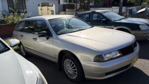1997 Mitsubishi Magna Silver - Photo 2