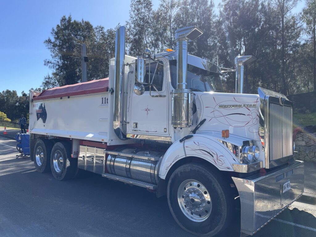 2020 Western Star Tip Truck White and chrome