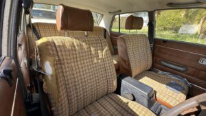 #10. Clear view of rear seat