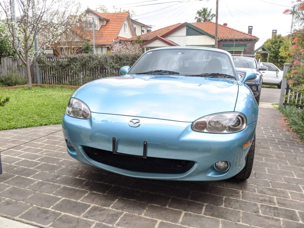 2001 Mazda MX-5 Crystal blue