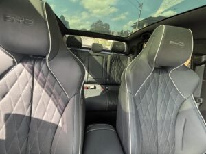 #10. Clear view of rear seat