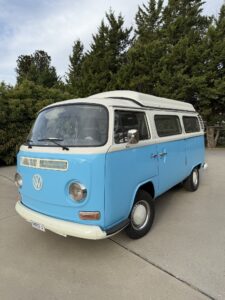 1974 Volkswagen Kombi Blue/cream - Main Photo