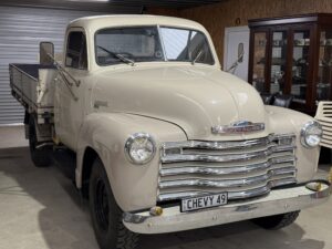 1949 Chevrolet Loadmaster Beige - Main Photo