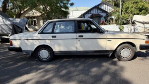 1987 Volvo 240 Cream - Photo 3