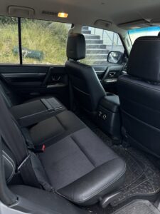 #9. Clear view of rear seat