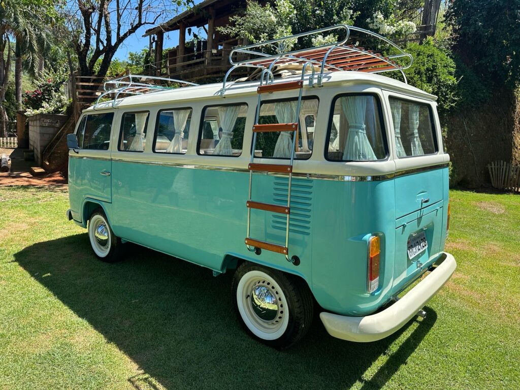 1995 Volkswagen Kombi Tiffany blue, beige interior
