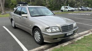 1999 Mercedes-Benz C-Class Champagne gold - Main Photo