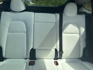 #10. Clear view of rear seat