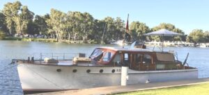 1951 Halvorsen 47 foot Bridgedeck cruiser White and timber - Photo 2