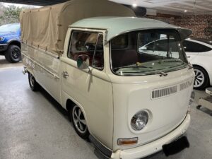 1971 Volkswagen Kombi Cream/mint - Main Photo