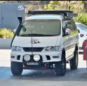 2004 Mitsubishi Delica White - Main Photo