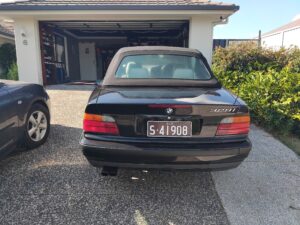 1995 BMW 3 Series Black - Photo 2