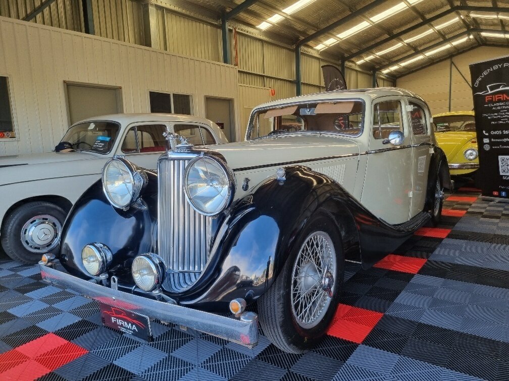 1946 Jaguar mark VI Cream/black