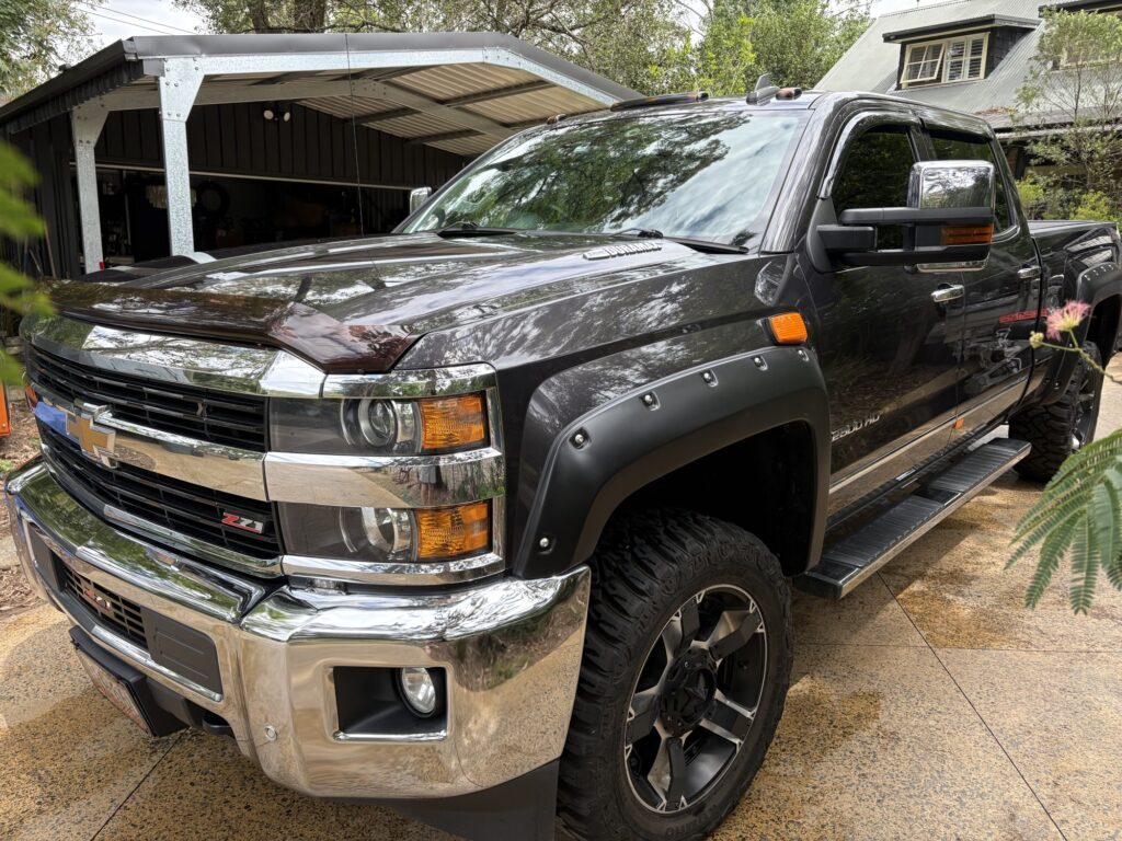 2015 Chevrolet Silverado Metallic grey