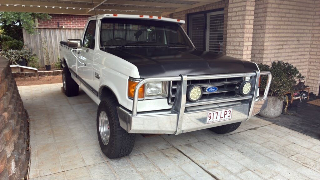 1990 Ford F150 White