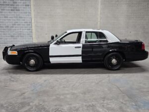 2009 Ford Crown Victoria Black/white - Main Photo