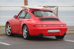 1993 Porsche 911 Guards red - Photo 2