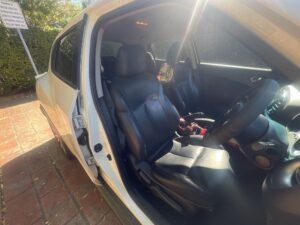 #8. Key angle showing driver and passenger seat from dash
