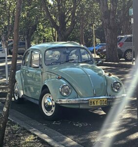 1970 Volkswagen Beetle Ascot green (peppermint) caramel inside - Main Photo