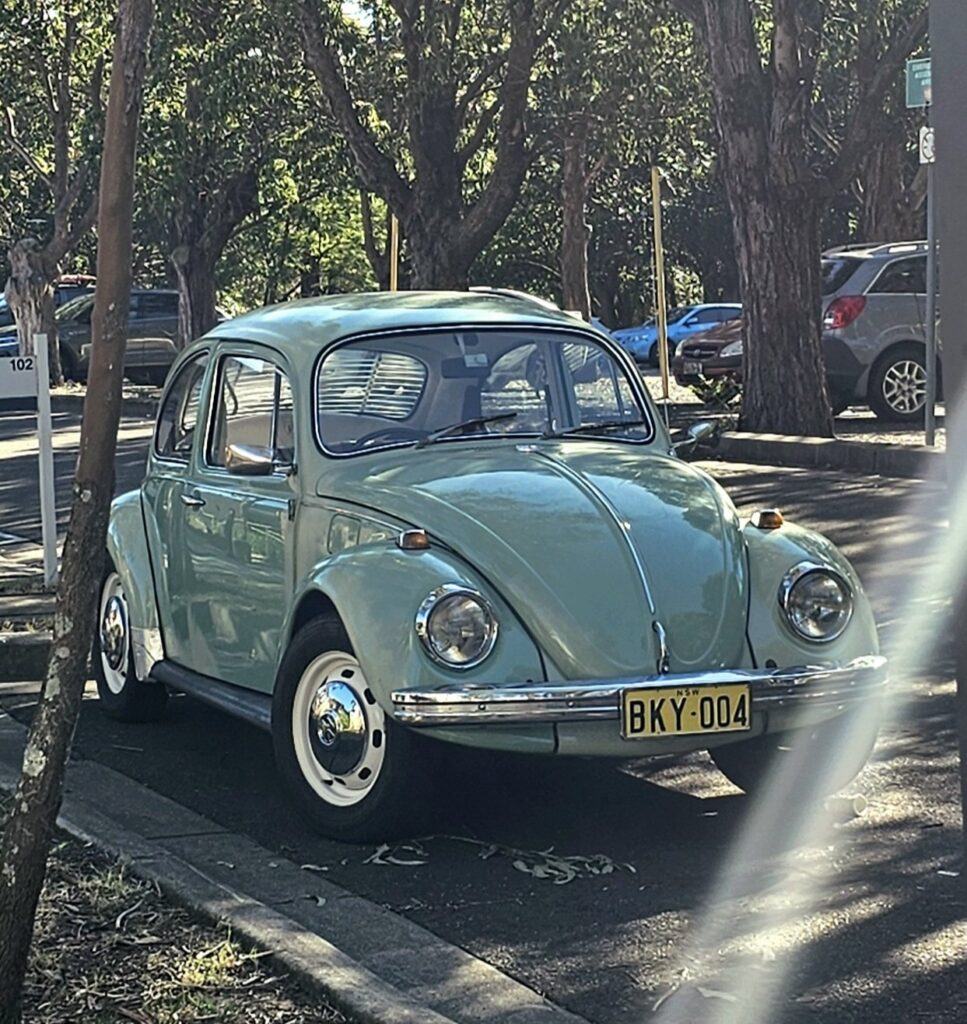 1970 Volkswagen Beetle Ascot green (peppermint) caramel inside