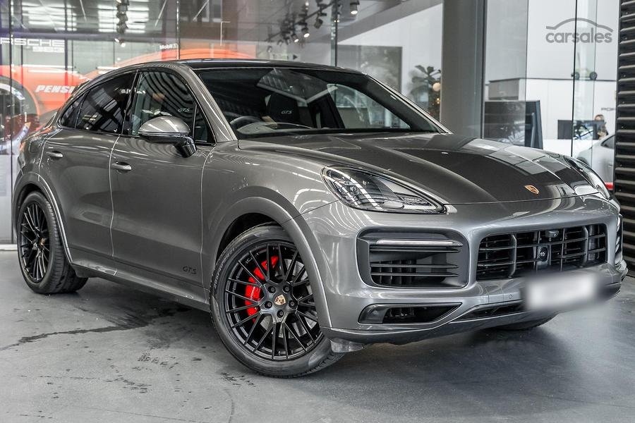 2022 Porsche Cayenne Grey