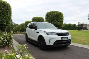 2018 Land Rover Discovery White - Main Photo