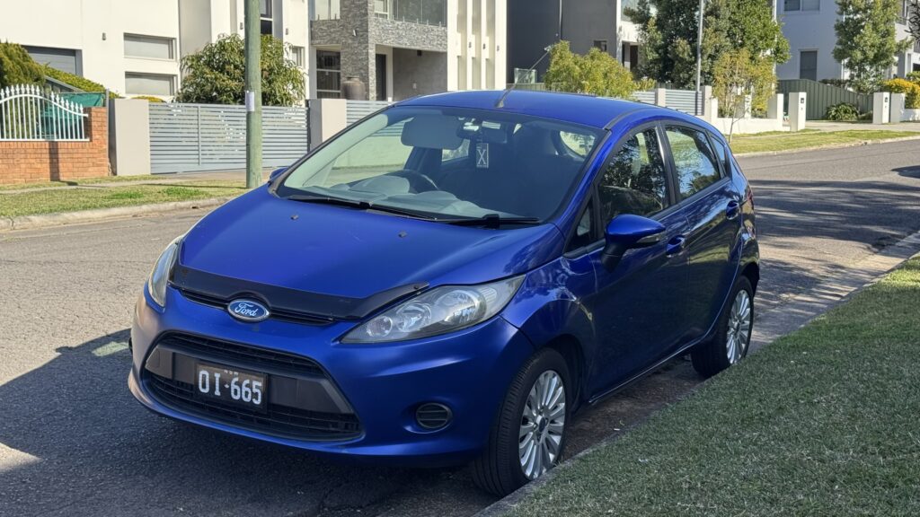 2011 Ford Fiesta Aurora blue