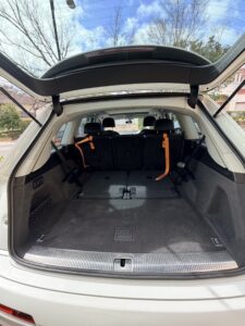 #9. Clear view of rear seat