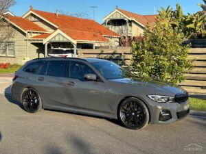2022 BMW 3 Series Grey / black - Main Photo