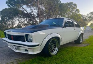 1976 Holden Torana White with black outs - Photo 21