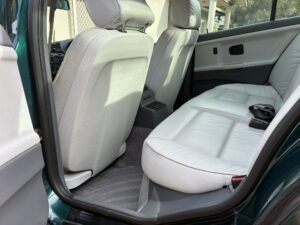 #10. Clear view of rear seat