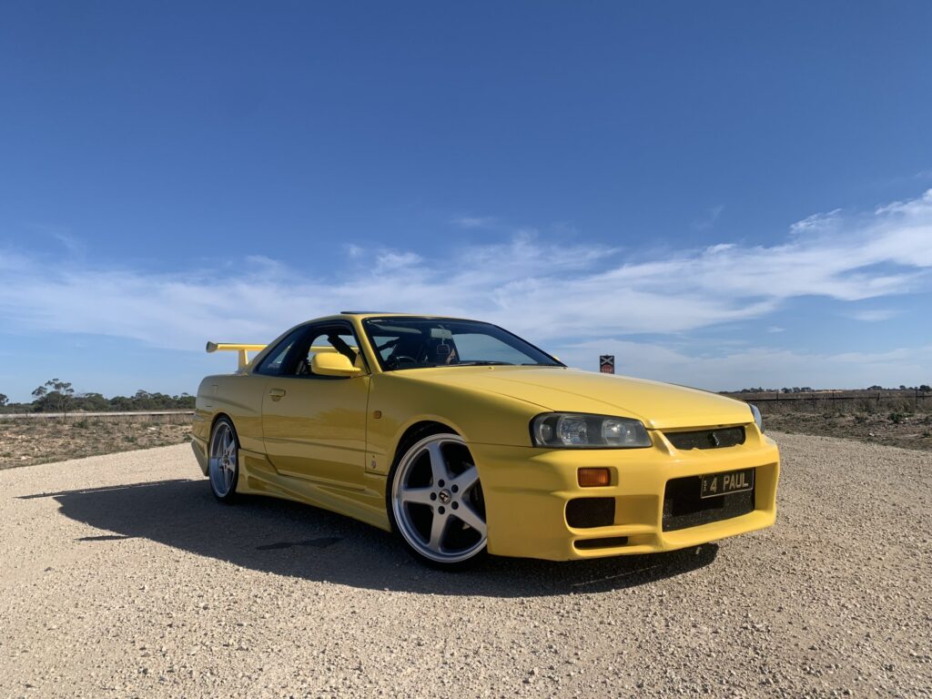 1998 Nissan Skyline Yellow
