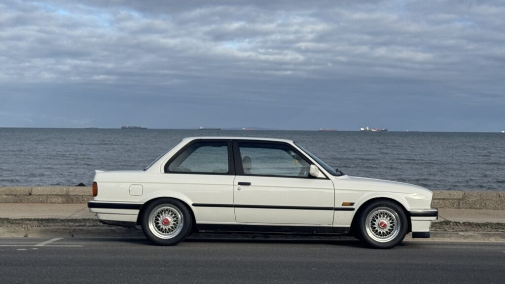 1990 BMW 3 Series White