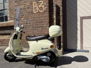 1998 Vespa ET4 Alabaster - Main Photo