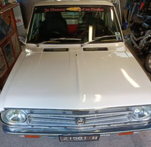 #6. Over bonnet looking at driver and passenger seat