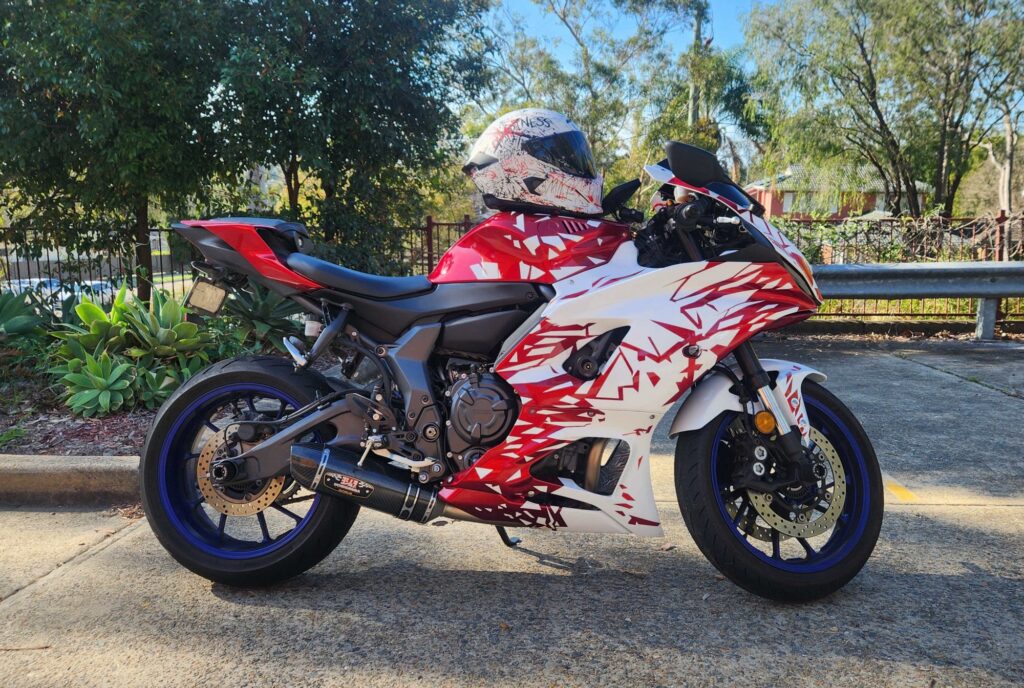 2025 Yamaha YZF-R7 Red/white