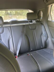 #9. Clear view of rear seat