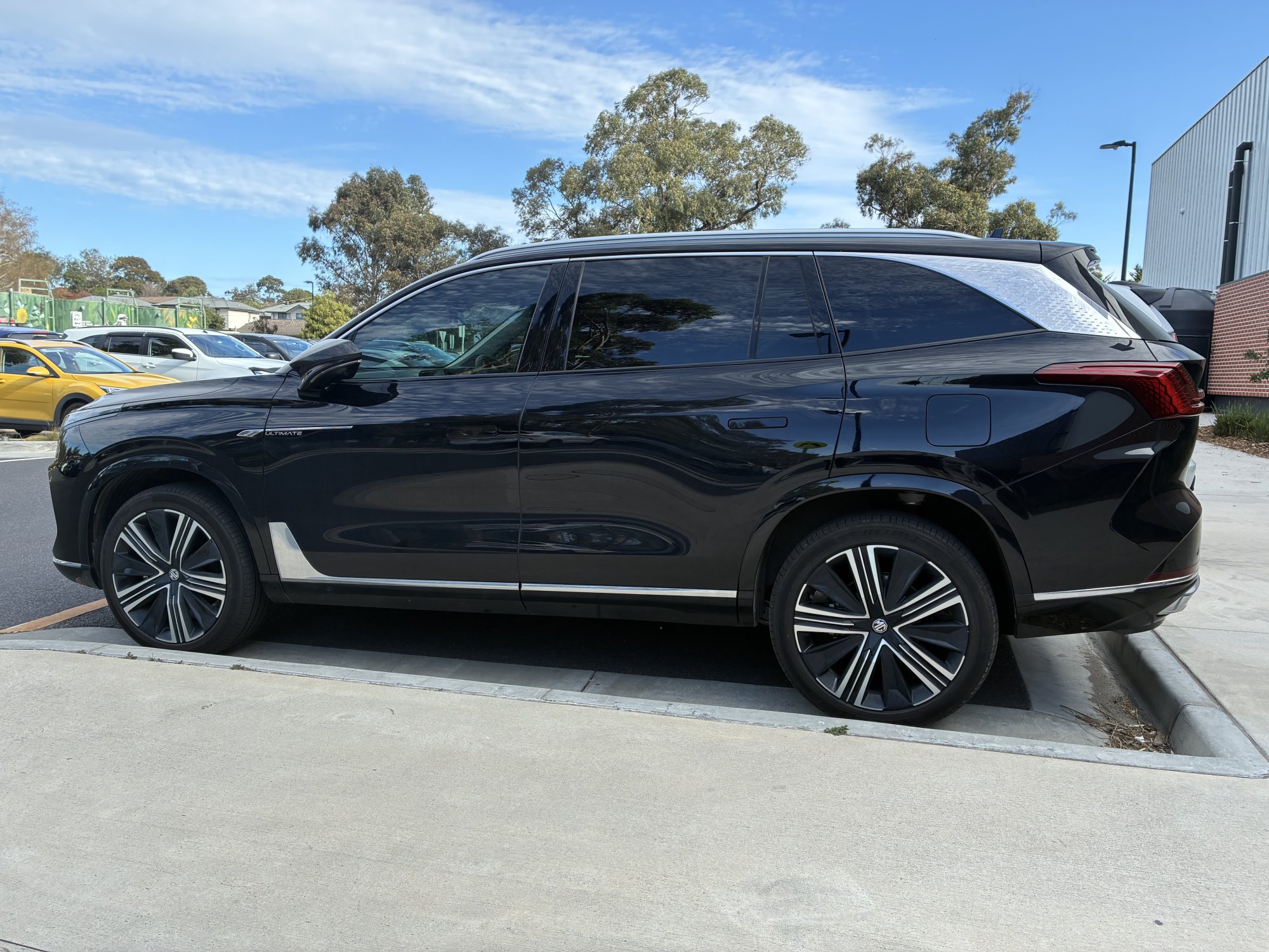 2026 MG QS Black
